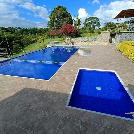 Hotel Campestre Los Mangos Quimbaya Exterior foto